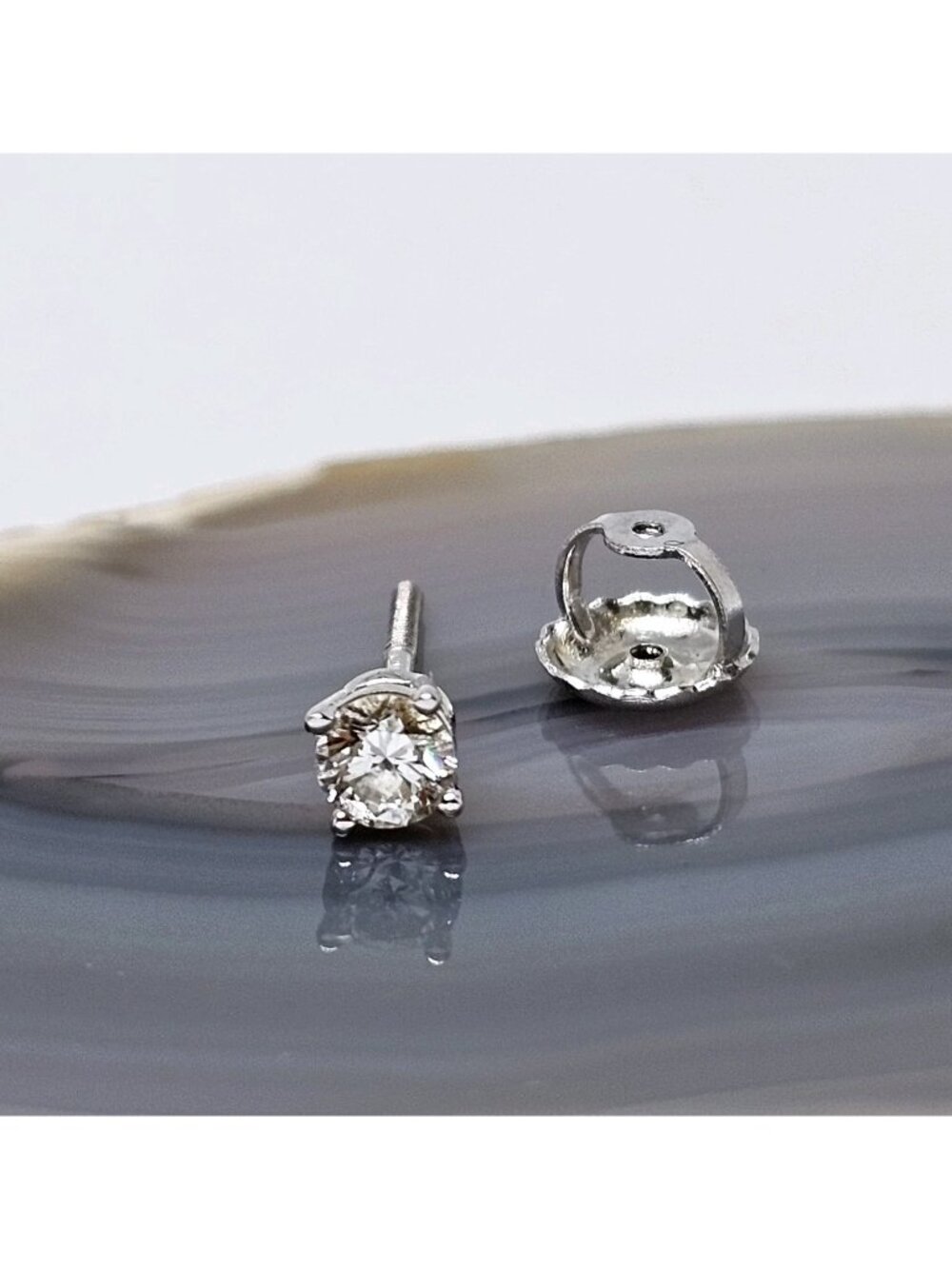 14K White Gold Diamond Single Stud Earring 3mm Round 0.3 g